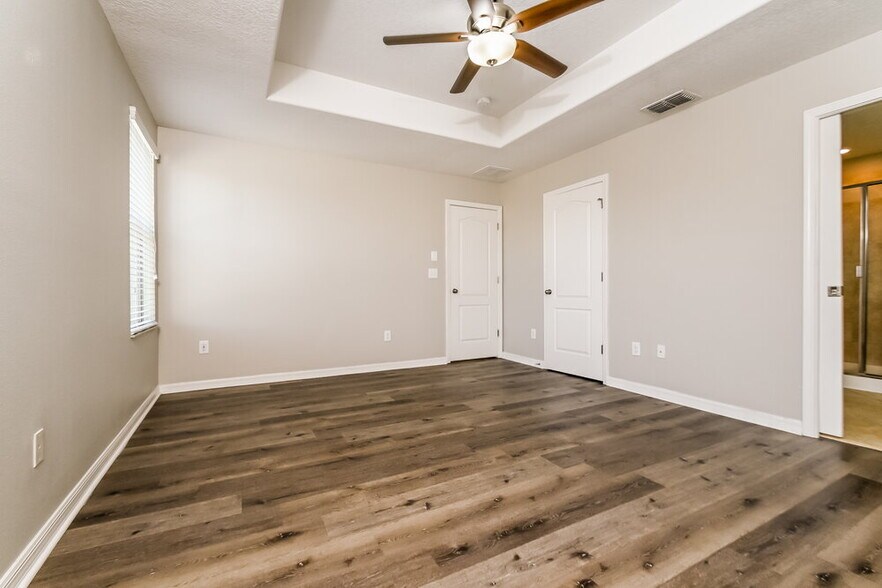 Building Photo - 6402 Trent Creek Dr