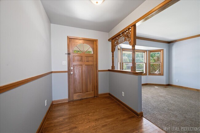 Building Photo - 13 Saddlewood Ct