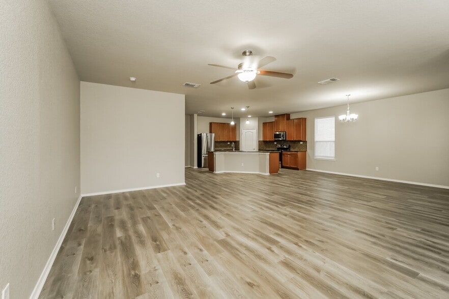 Building Photo - 20107 Silver Strm