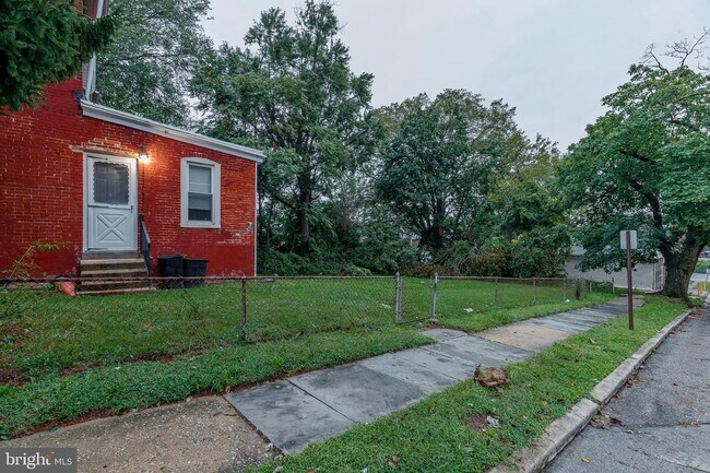 Building Photo - 101 N 6th St