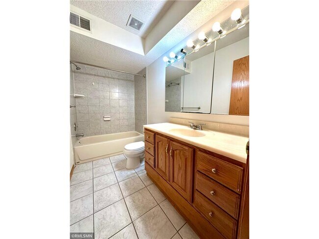Building Photo - 1567 Dublin Ct