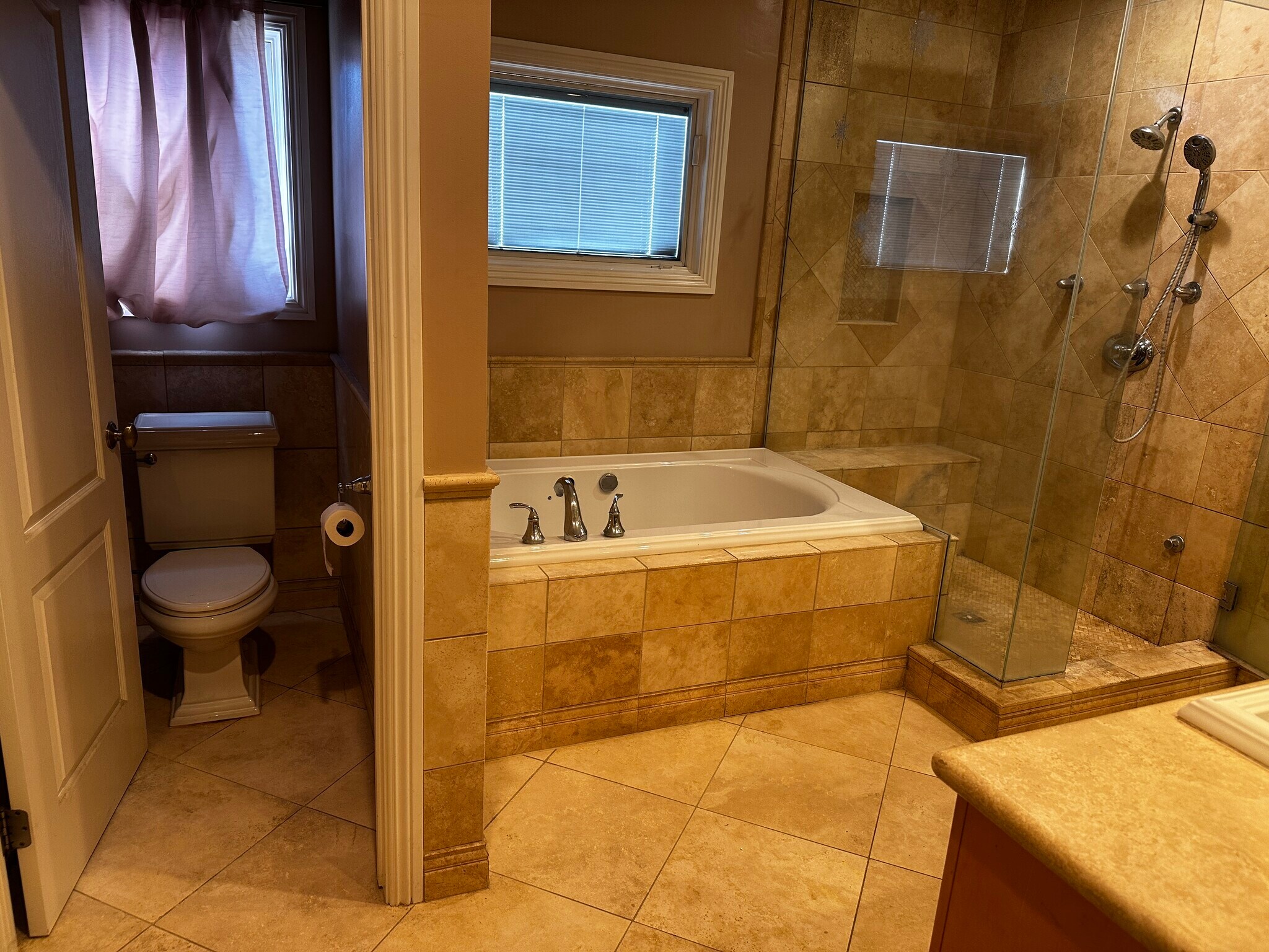 Building Photo - 5560 Buffalo Ave