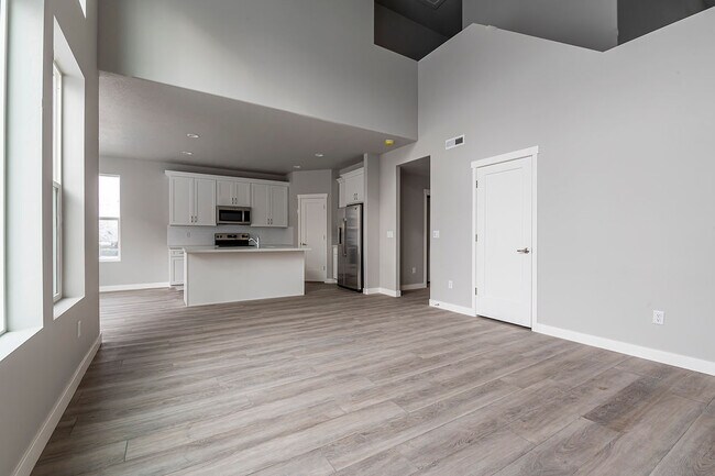 Building Photo - 712 E Zekes Ct