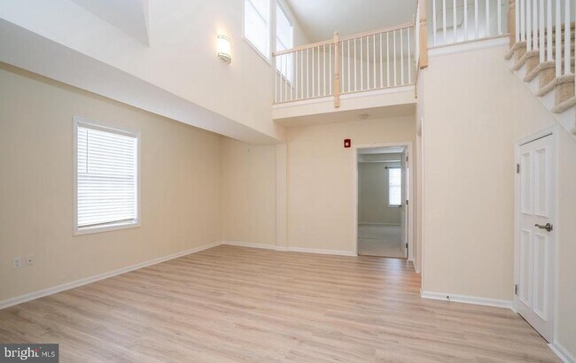 Building Photo - 11 Cranbury Rd