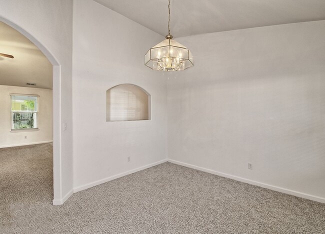 Building Photo - 598 Garnet Dr