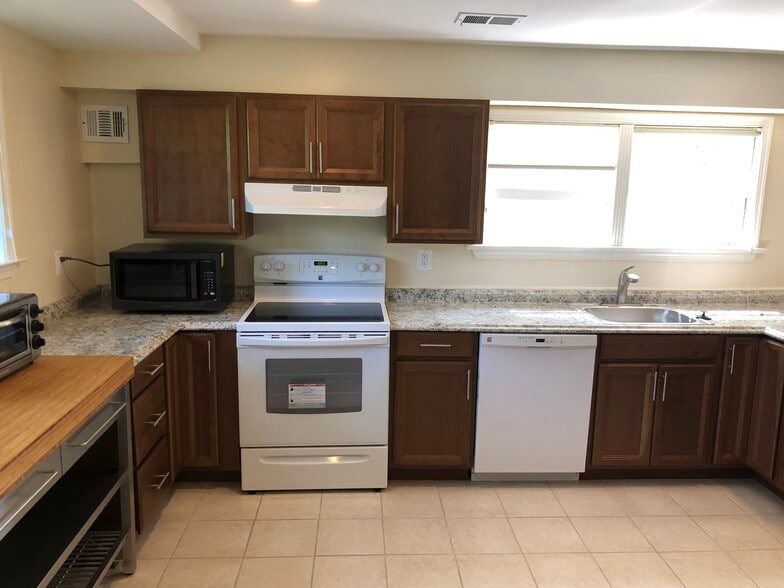 Building Photo - 1712 Merrifields Dr