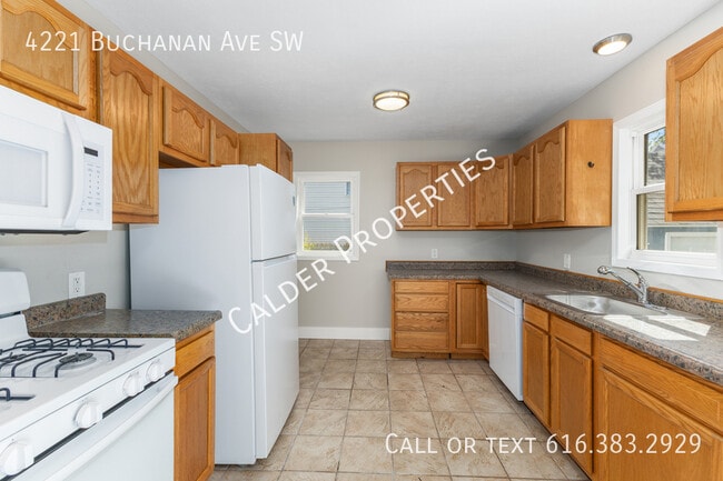 Building Photo - 4221 Buchanan Ave SW