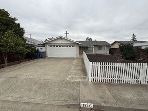 Building Photo - 106 Almanor Dr