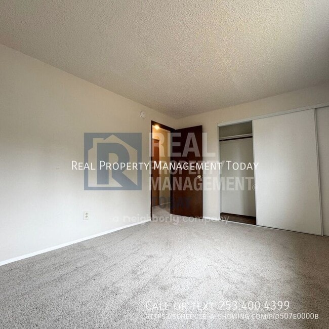Building Photo - 1408 Josephine Ct SE