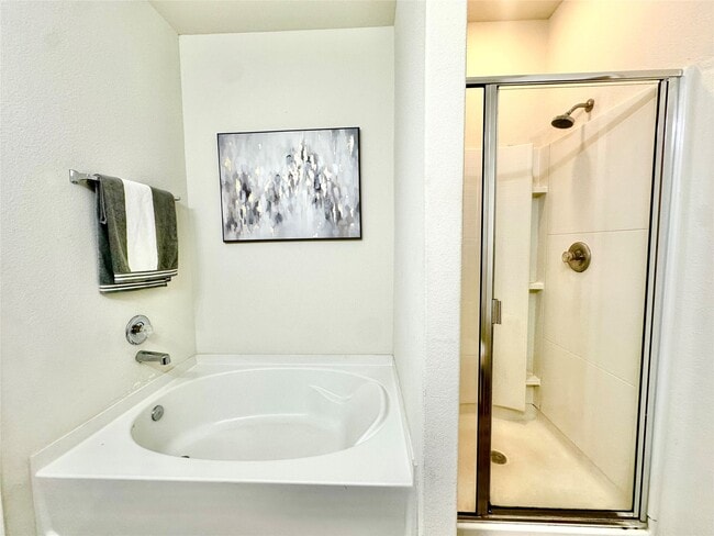 Building Photo - 14614 Sierra Garden Dr