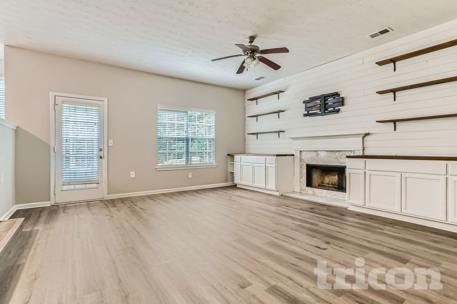 Building Photo - 10 St Charles Pl