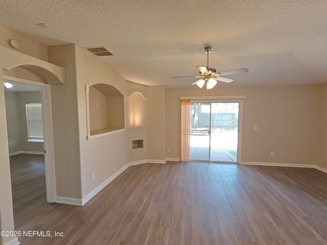 Building Photo - 1250 Bedrock Dr