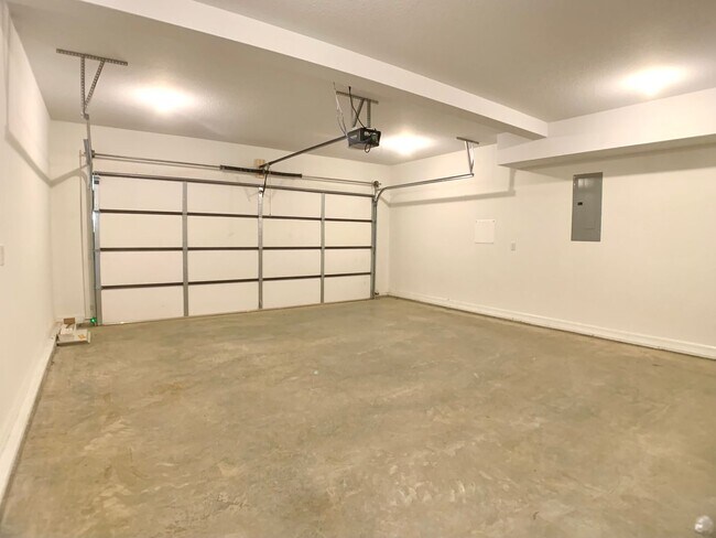 Building Photo - 987 E Creek Coyote Trl