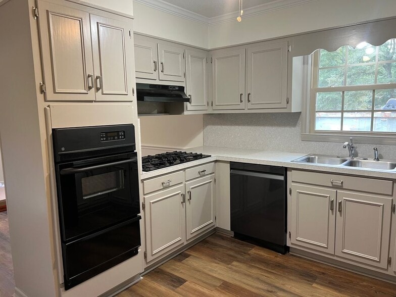 Building Photo - 8505 Bells Ferry Rd