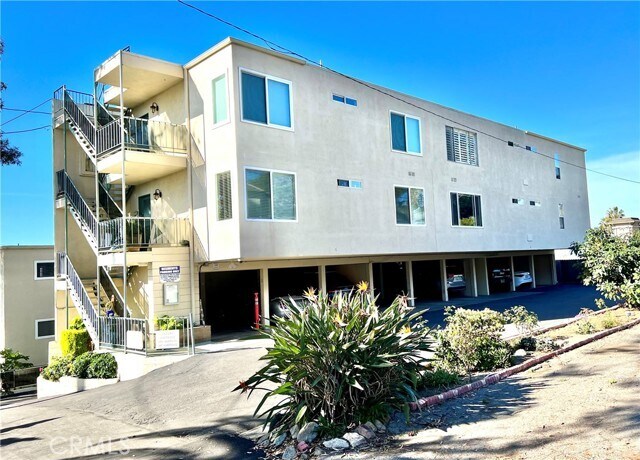 Building Photo - 240 Moss St