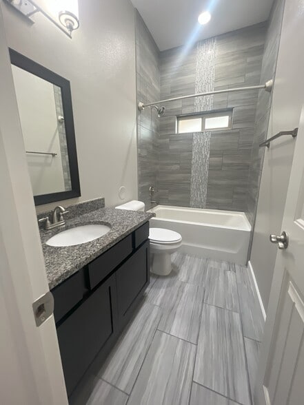 Guest Bathroom - 3456 David Palacio Dr
