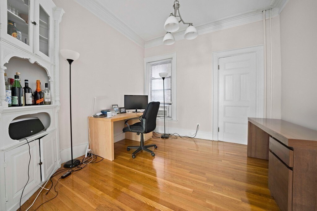Building Photo - 421 Marlborough St
