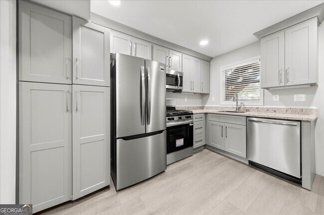 Primary Photo - 2637 Lester St