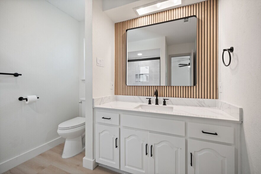 Building Photo - 9980 Brockbank Dr