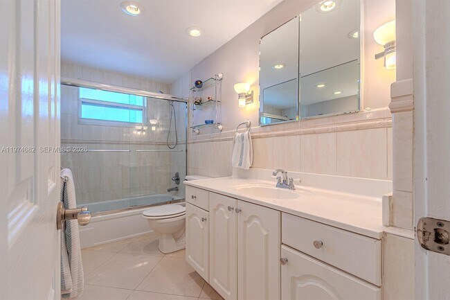 Building Photo - 121 Golden Isles Dr