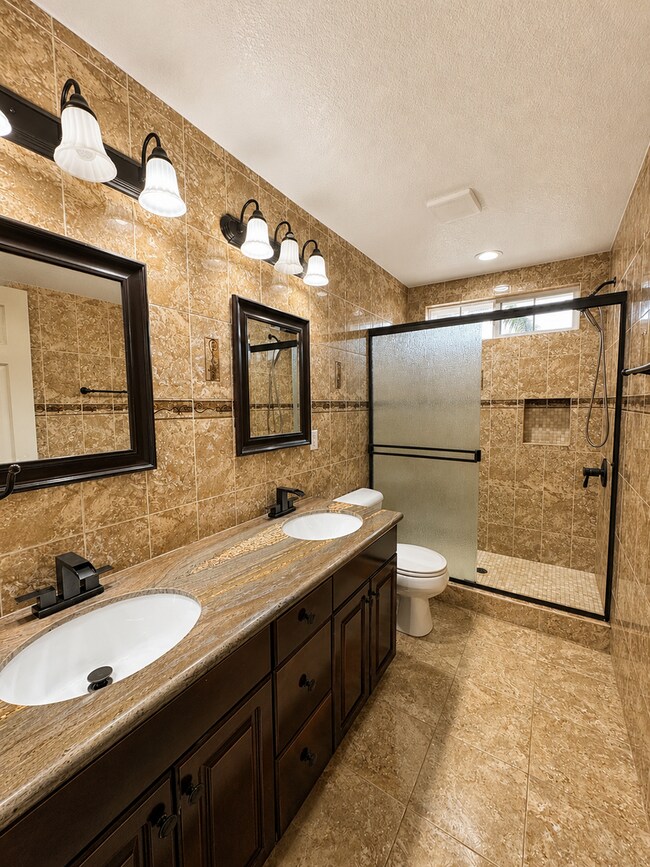 Building Photo - 621 Marbella Ct
