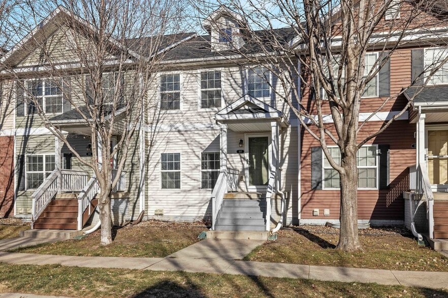 Building Photo - 207 SE Booth Ave