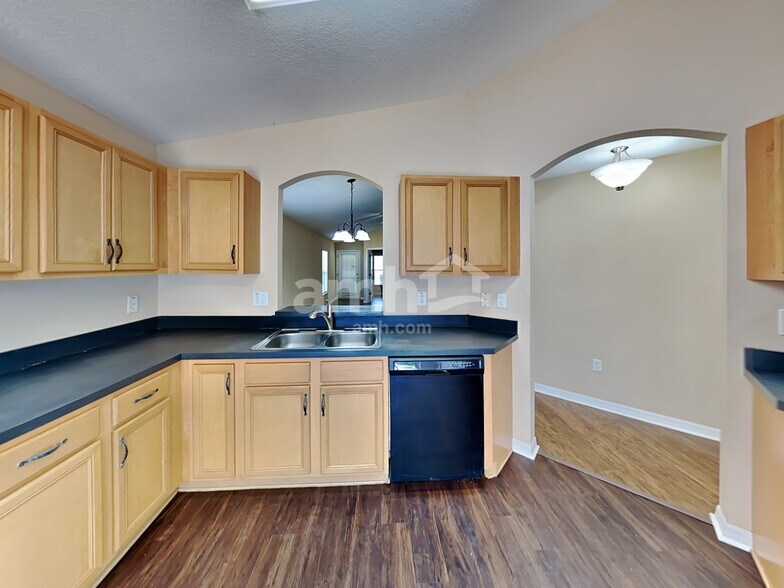 Building Photo - 10047 Perthshire Cir