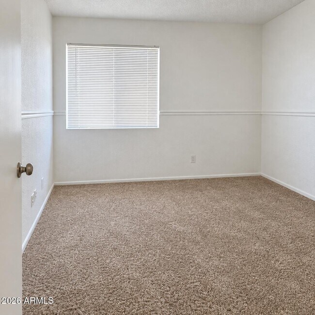 Building Photo - 815 W Bluefield Ave