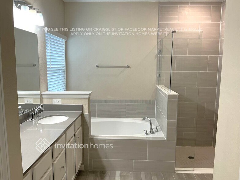 Building Photo - 2403 Laylas Wy