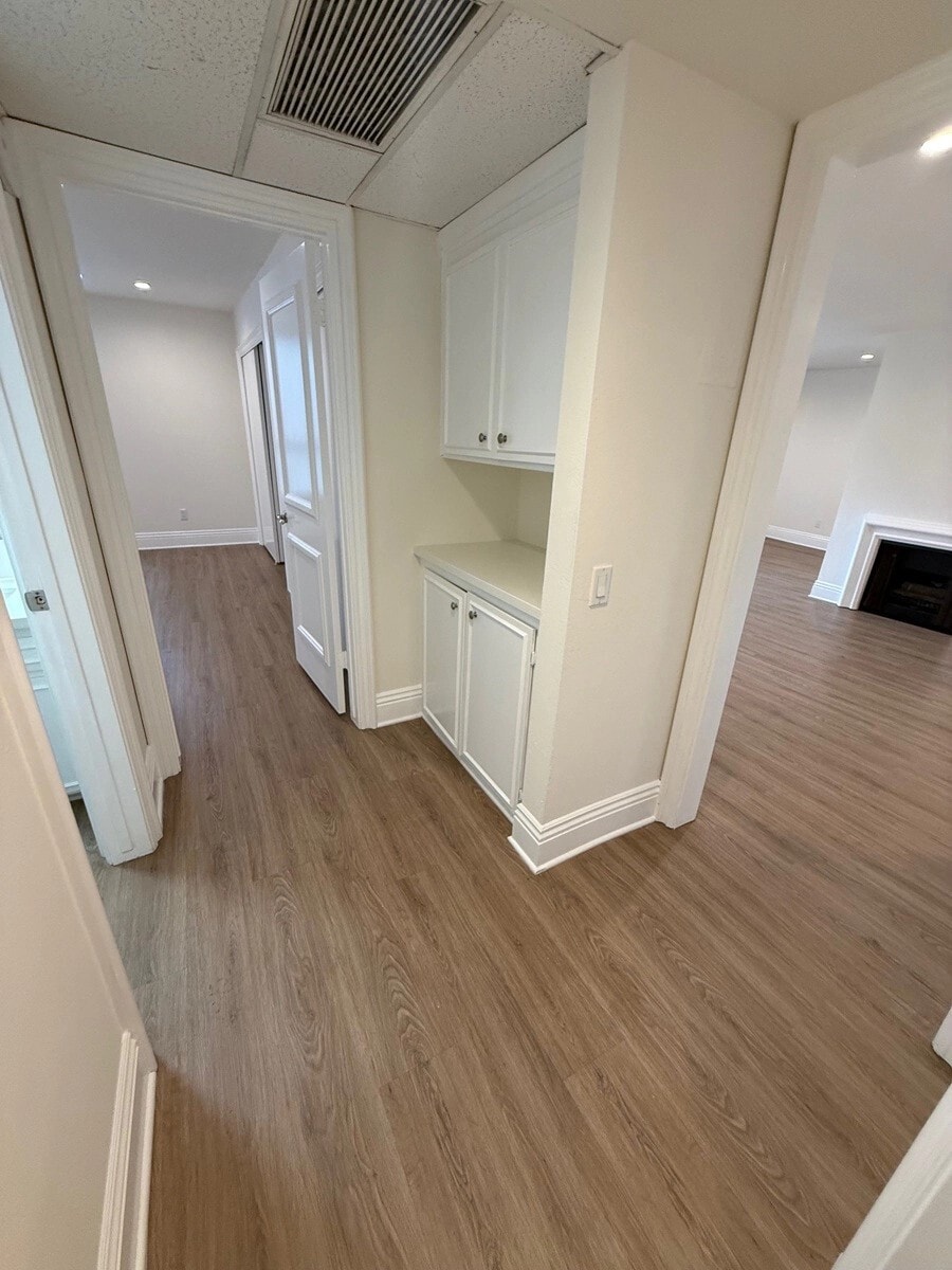 Building Photo - 1940 Malcolm Ave