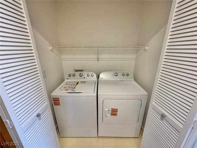 Building Photo - 9916 La Paca Ave