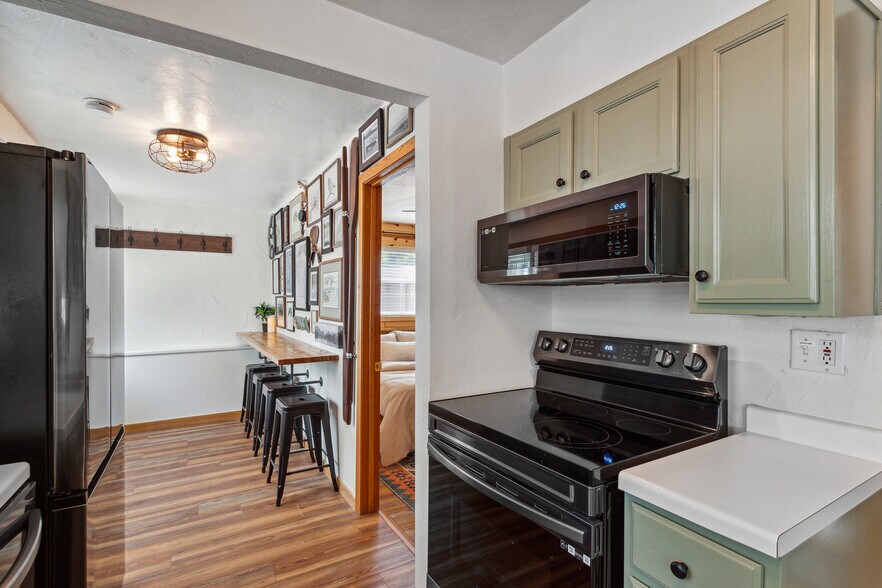 Building Photo - 240 Koshkonong Dr