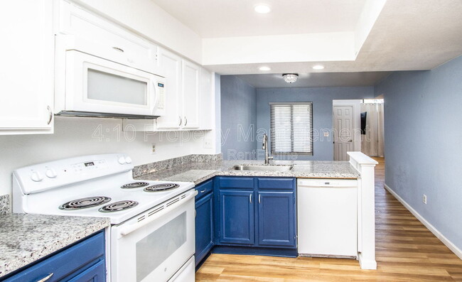 Building Photo - 1718 S Longmore