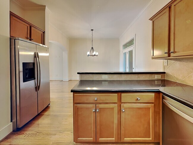 Building Photo - 2081 Eagle Ridge Dr