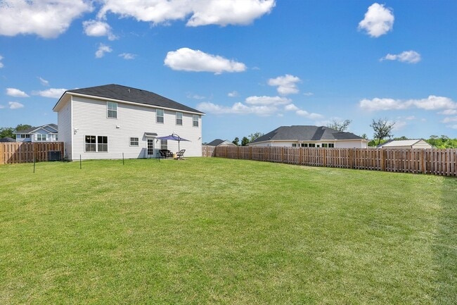 Building Photo - 487 Meloney Dr