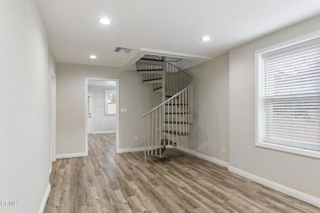 Building Photo - 744 Onarga Ave