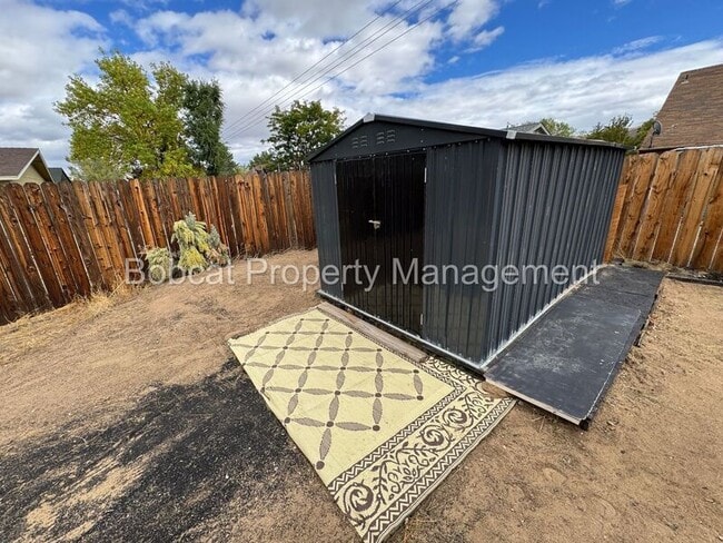 Building Photo - 2523 Baker Dr