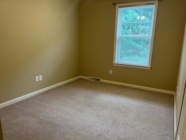 Building Photo - Beautiful 3-Bedroom Home in Penn Manor Sch...