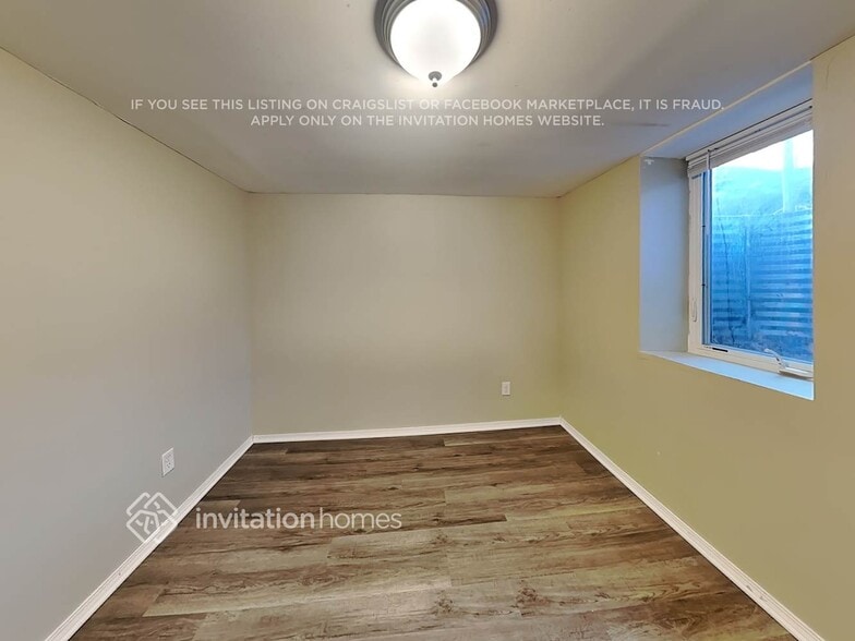 Building Photo - 3612 Commodore Dr