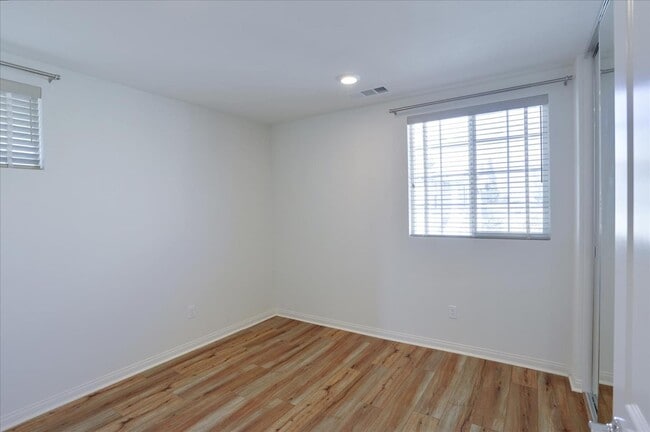 Building Photo - 9153 Foster Ln