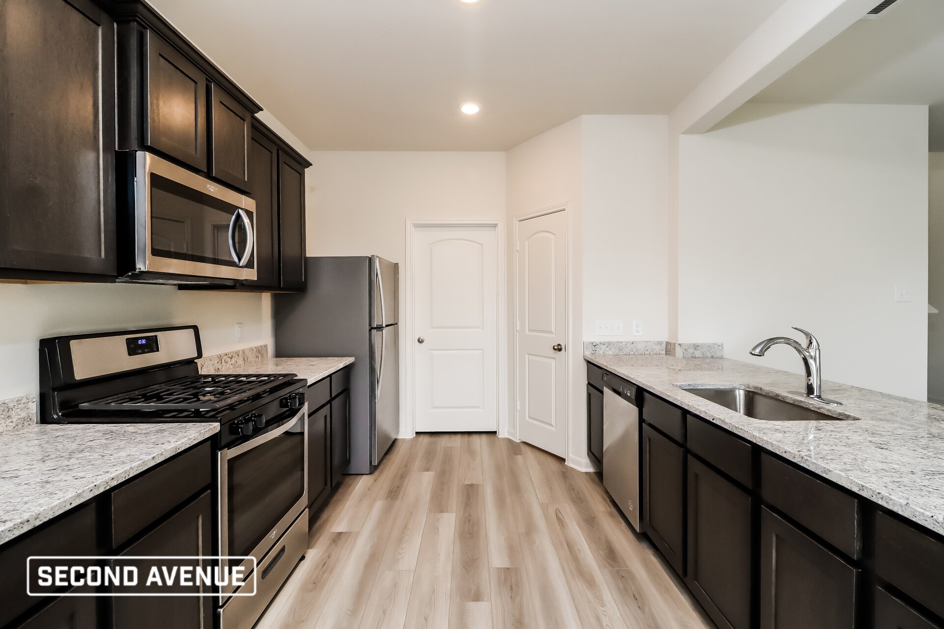 Building Photo - 424 Condie Russell Ave