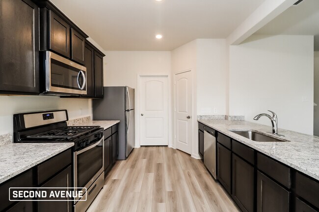 Building Photo - 504 Bennie Leonard St