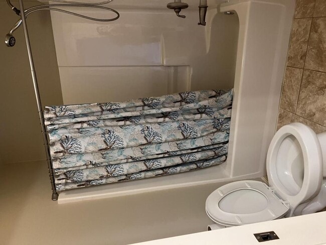 Building Photo - 15715 SE Bybee Dr