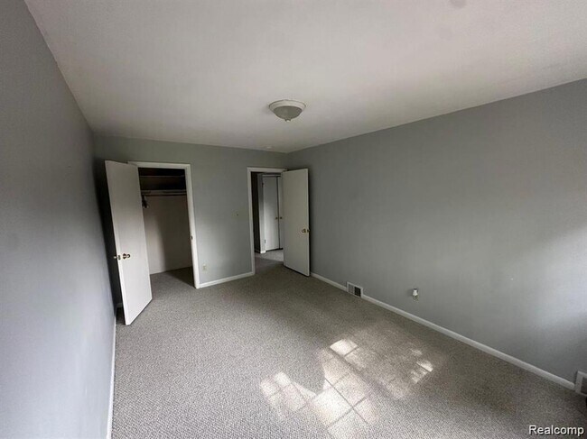 Building Photo - 487 N Eton St