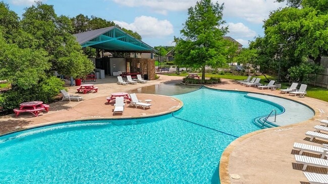 Building Photo - 2005 Alyssas Dr