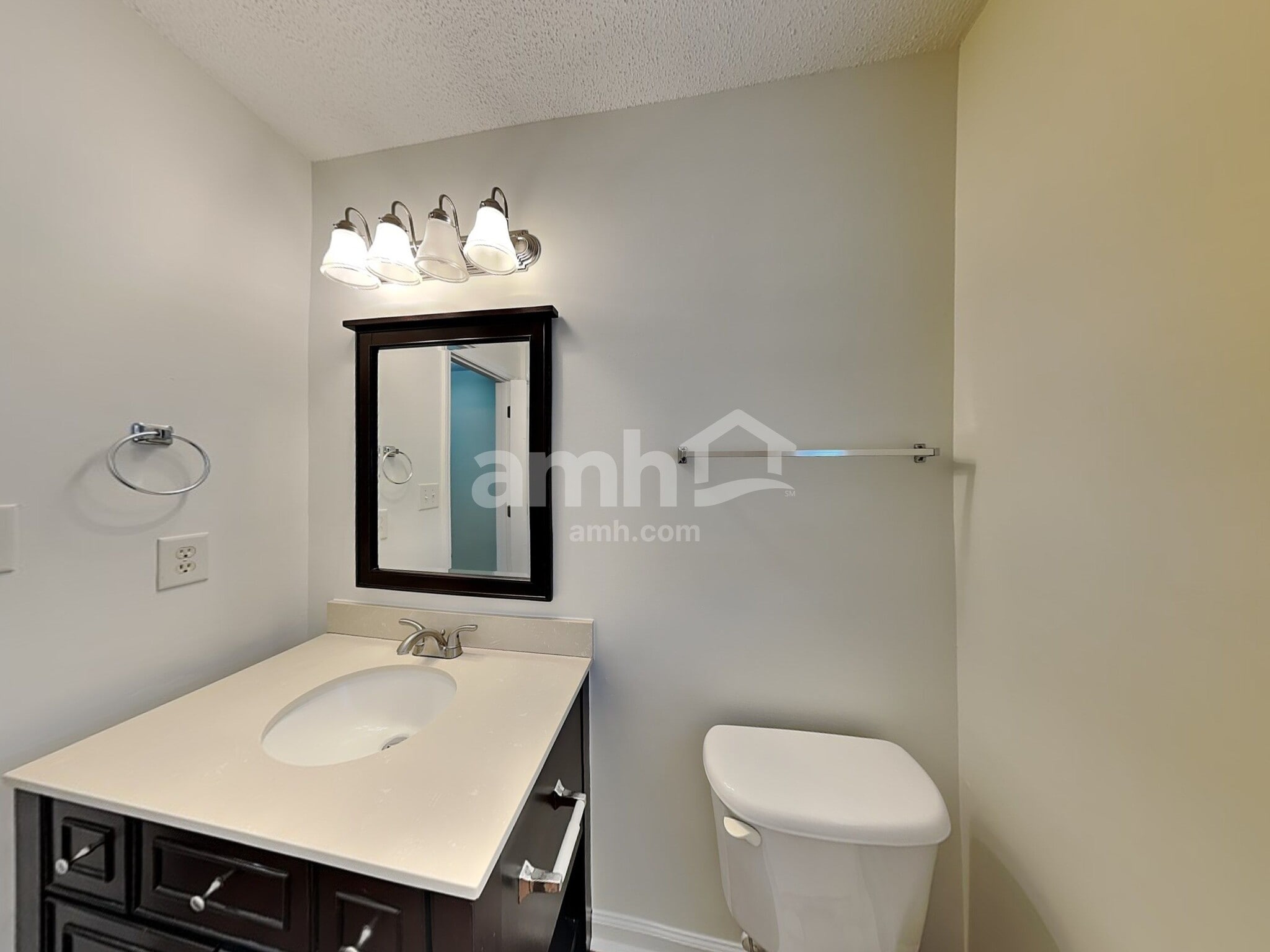 Building Photo - 14301 Blue Grass Dr