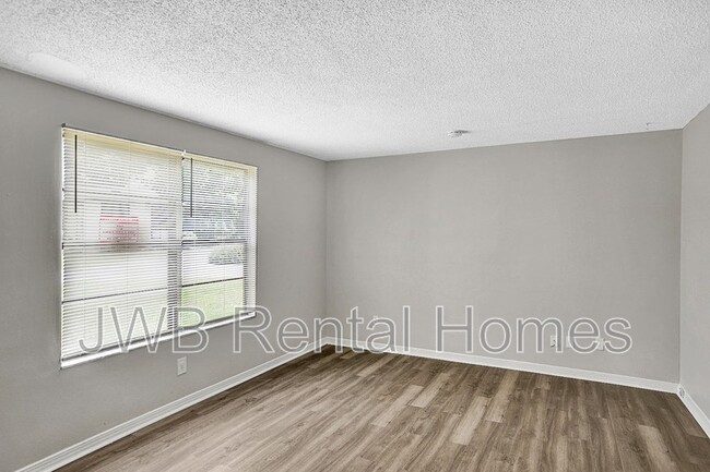 Building Photo - 473 Bentwood Ln