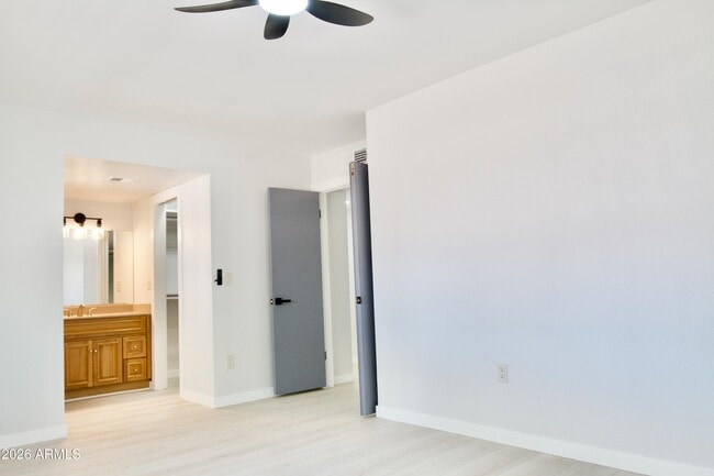 Building Photo - 16801 N 45th Pl