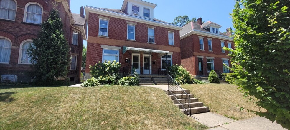 Primary Photo - 219 W 1st Ave