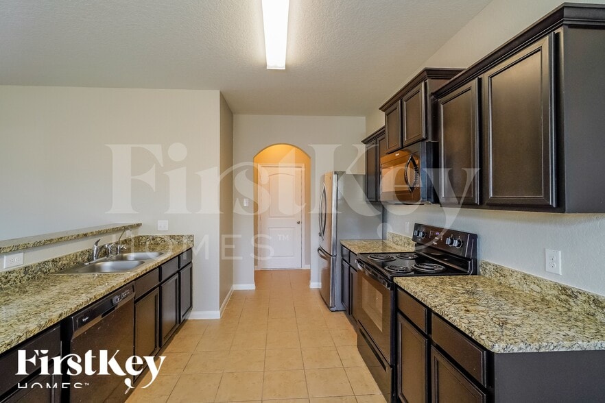 Building Photo - 3442 Glacier Lake